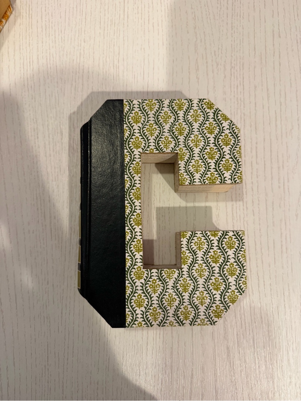 Decorative Letter C Accent in Green and Black